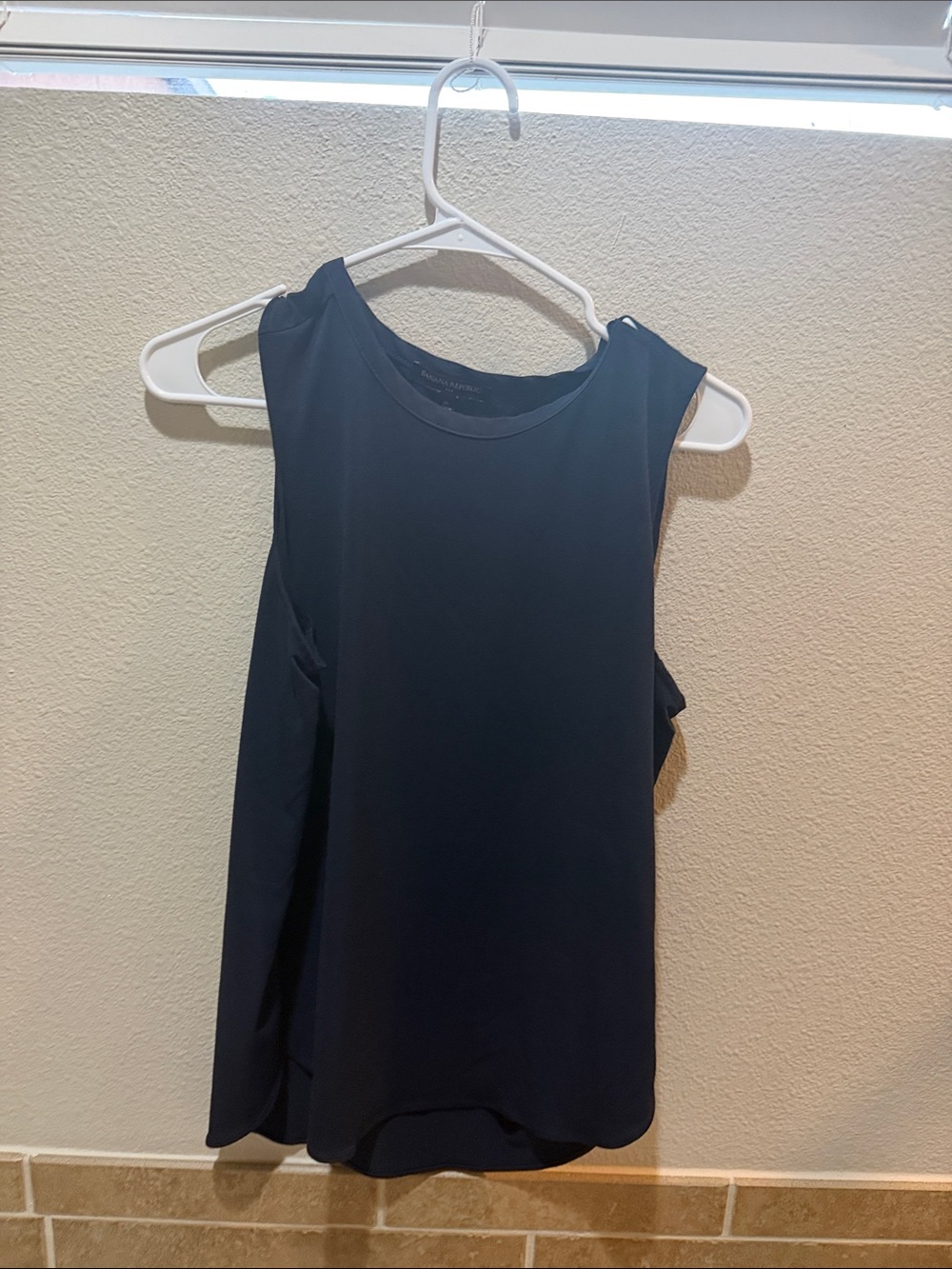 Banana Republic Navy Sleeveless Round-Neck Tank